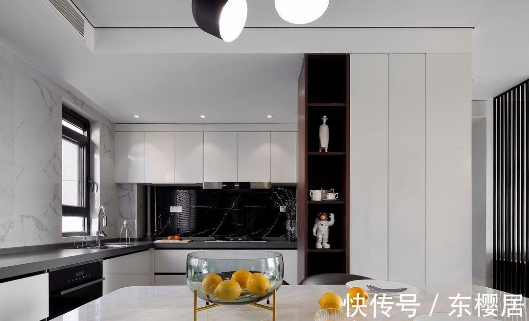 腔调|130平的三居室，简约优雅有腔调，卧室背景墙的设计更是独特