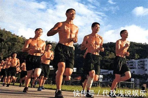 力量训练|常年训练的军人VS撸铁肌肉男,肌肉形态会有什么差别?