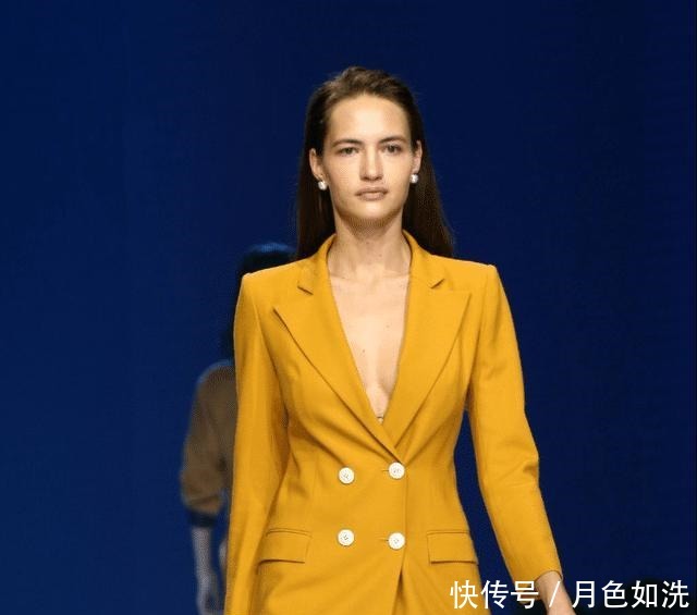 还在穿男友风西装，早就已经过时了，现在流行绅士风西装