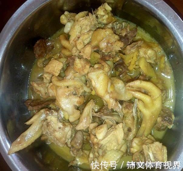 同学|老公同学来家里吃饭，做了四道硬菜，居然说我们很抠，太气人了