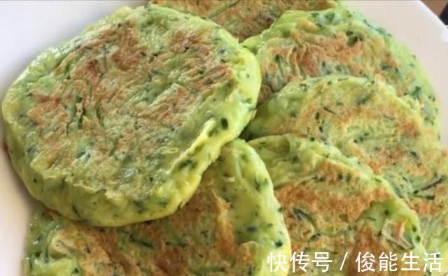 面糊|黄瓜如此做法,清香扑鼻,口感软绵,不加一滴水,非常适合做早餐
