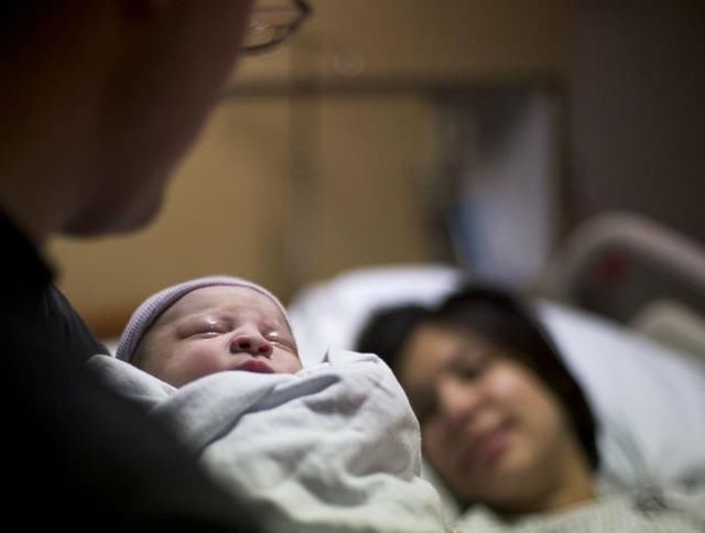 宝妈|宝宝出生后,被医生抱走的“神秘10分钟”,都经历了什么?