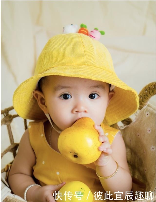 添加|宝宝在1岁前要多喂这类食物,将来说话早、发音准,宝妈早知早好