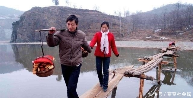 俗语“有钱莫做二事,没钱莫提三欲,人穷莫思三人”,具体指啥