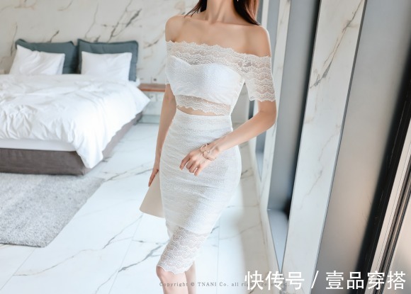 搭配|女神孙允珠高清时尚搭配：天鹅湖帷幔轻纱奶白雕花衣裙