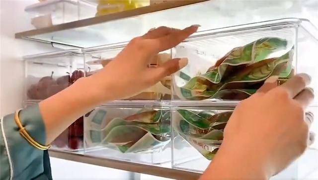 “强迫症”姑娘整理冰箱,食材严格收纳归类,网友:引起舒适
