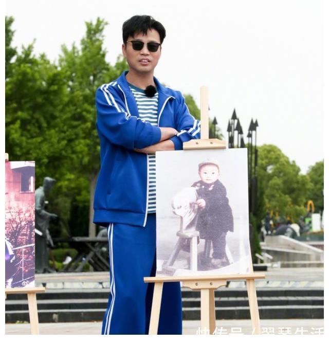 第九期《极挑》海报，嘉宾穿校服，唯独黄明昊和飞行嘉宾不一样