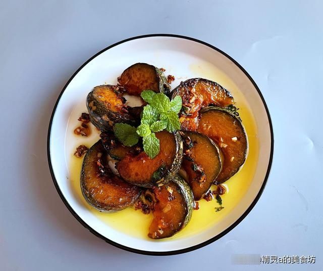 俩闺蜜的午餐：荤素4道菜配水果，花钱不多营养好，网友：眼馋