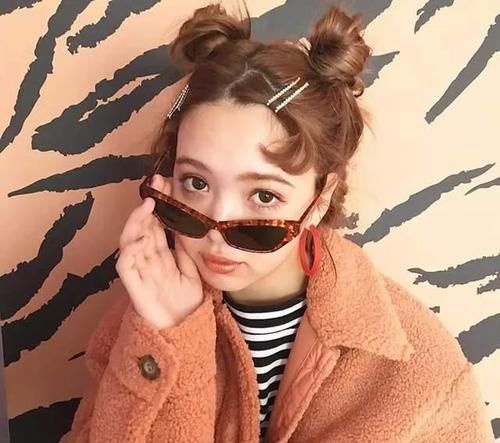 波纹|放弃你的“黑长直”吧,今年流行这3款“发型”,显嫩又能显脸小