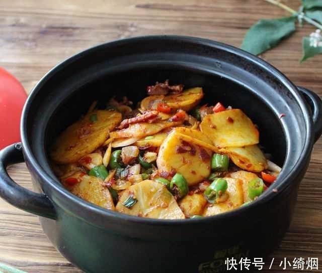 干锅土豆片,香辣过瘾,做法简单,好吃到放不下筷子