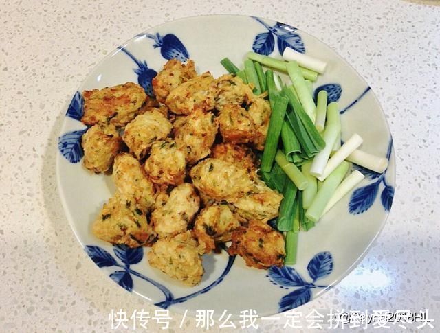 两个人|晚餐三个菜半小时就上桌,味道超鲜美,朋友圈惊呼:两个人太奢侈