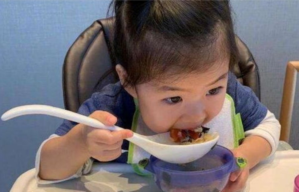 添加|宝宝何时可以开始吃肉不要早于这个时间，不然易影响宝宝发育