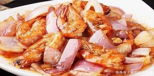 周末|周末去朋友家蹭饭,一桌子的菜,下次不带点礼品真不好意思来