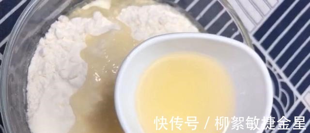 冬天,早餐这样吃最暖和,营养丰富孩子爱吃,15分钟就搞定了!