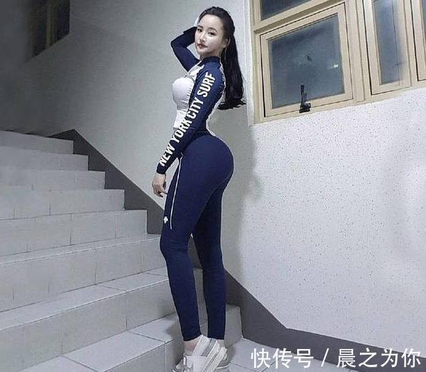 小蛮腰 微胖的打底裤优雅女孩,网友:紧致有力修饰腿型!