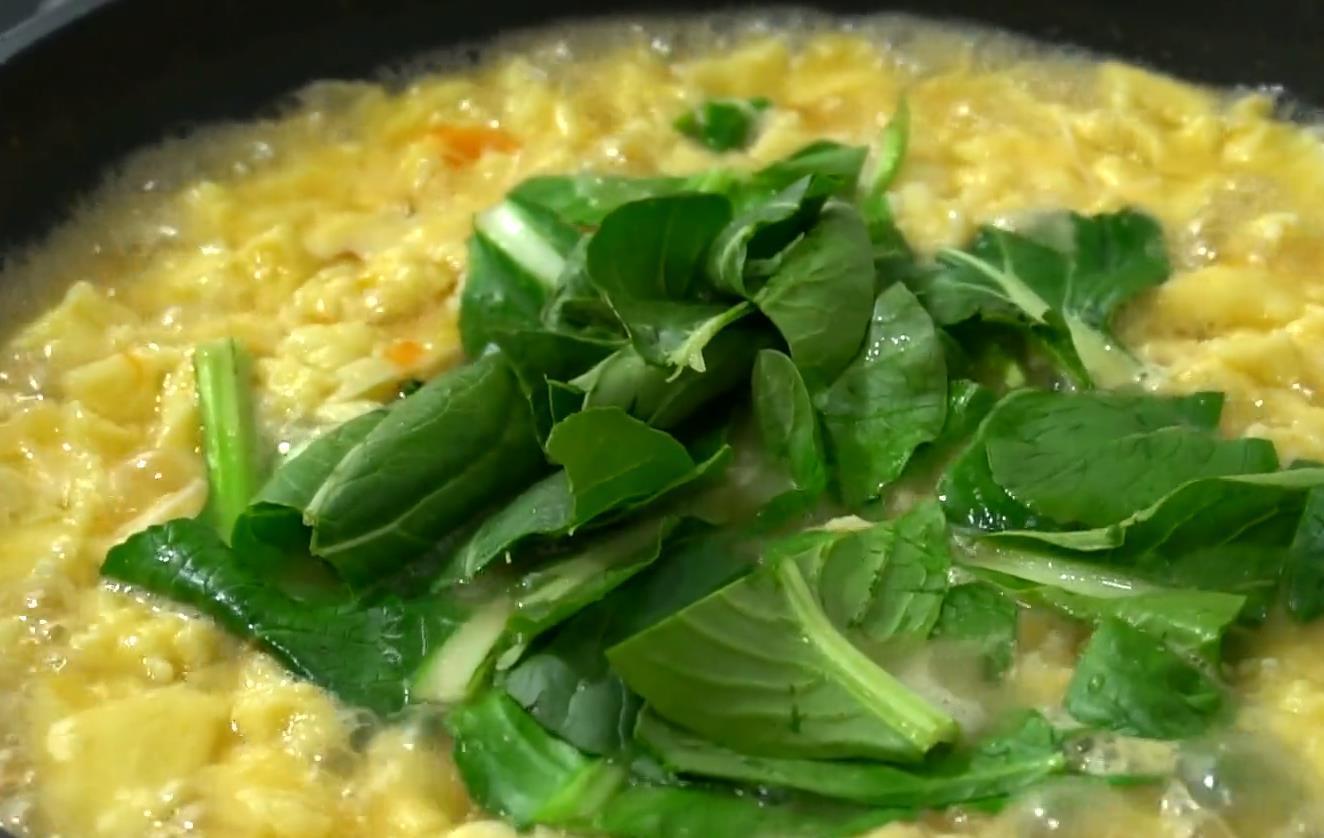 锅汤|冬天我家常做这锅汤,做法简单,营养丰富,一人一碗管饱又暖和