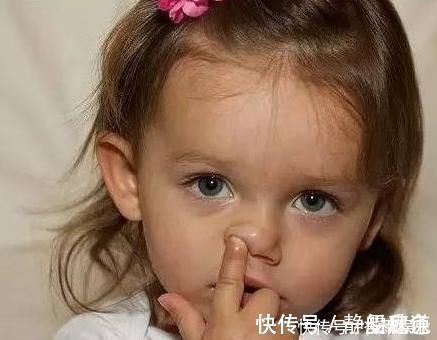 陋习|从小“挖鼻孔”的孩子,长大会怎么样医生直言逃不过两种结局