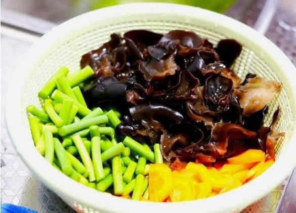 免疫身体|3样一起炒，女人尤其要吃，增强免疫身体好，皮肤水灵还减肥