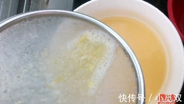 鸡蛋蒸豆腐|两个鸡蛋放进豆腐里蒸一蒸, 5分钟后, 不爱吃鸡蛋的孩子吃的特开心!