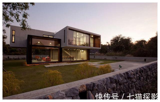 混凝土|用5毛钱水泥板自建别墅，十几万的花费，步入室内就被迷住了！