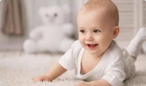 小宝宝|宝宝展露笑容分阶段，在4个月时冲你甜甜的笑，才是真的认出妈妈