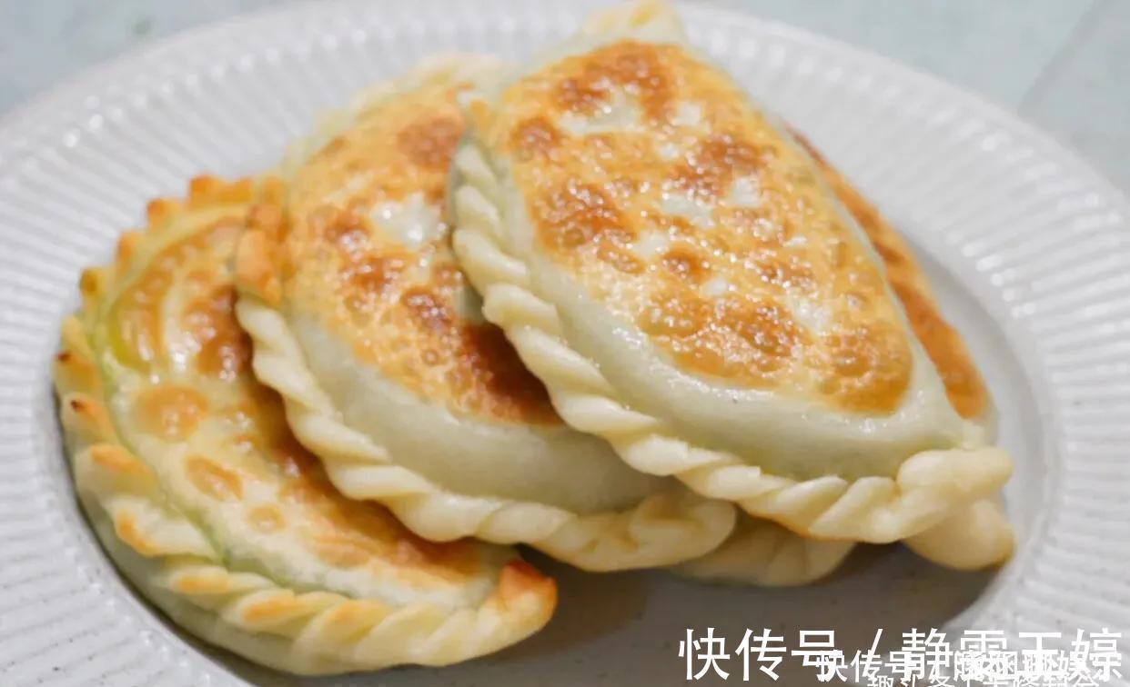 快手鲜香韭菜盒子,不发面不用饺子皮,隔几天都不硬,放凉更好吃