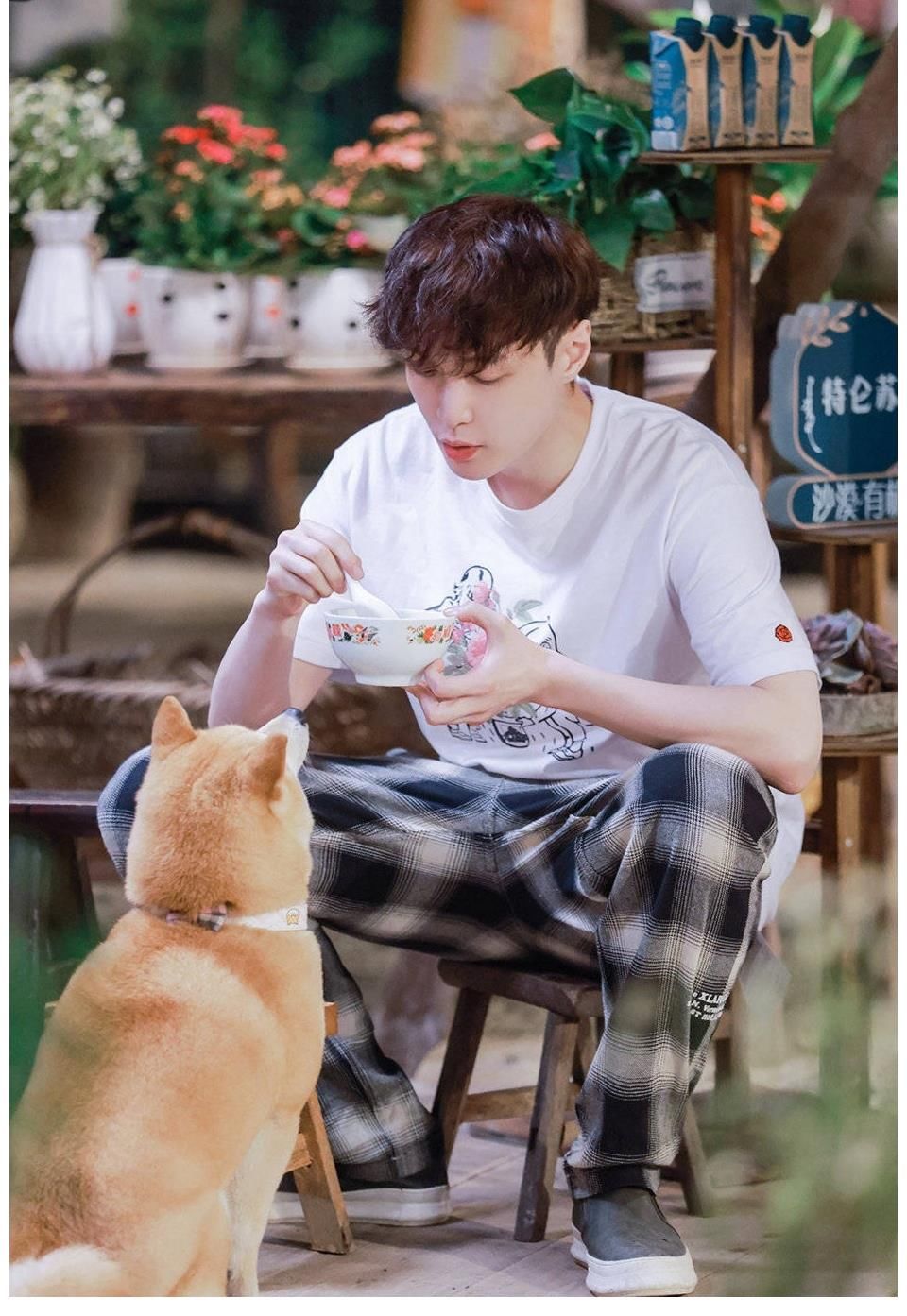 刘胜瑛|《向往的生活》张艺兴想谈恋爱，被一句话扎心，明星谈恋爱也难？