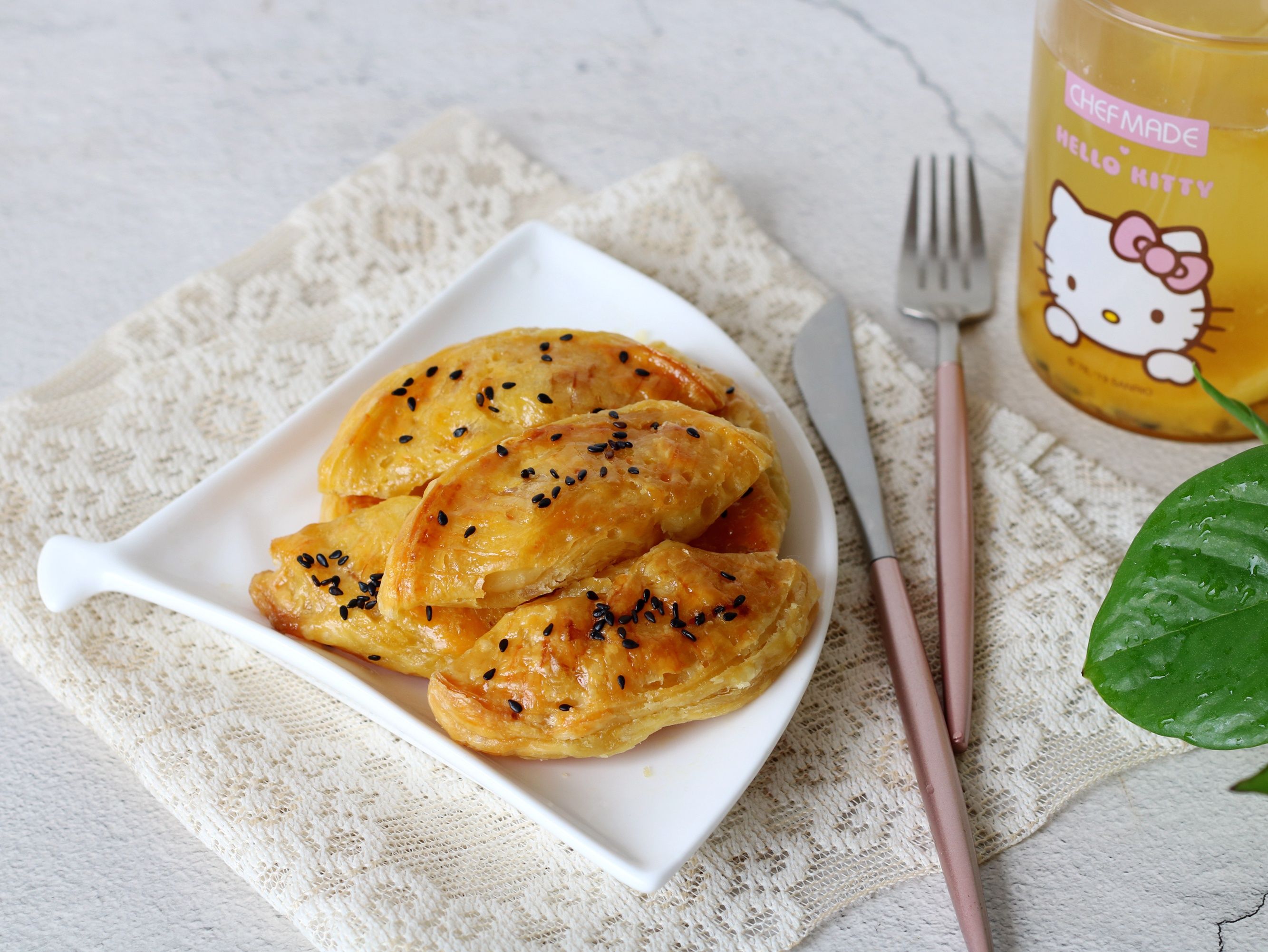 黑芝麻|蛋挞皮换个花样做,香酥可口甜而不腻,简单又好吃,快试试