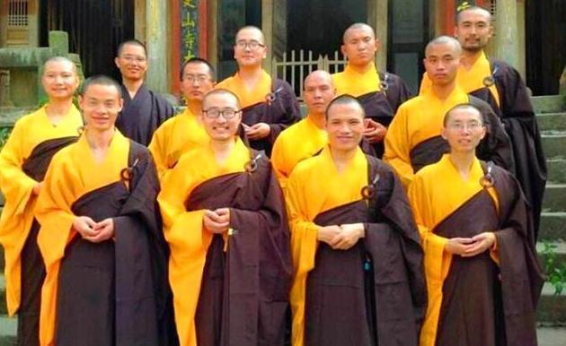 佛教$30位研究生放弃百万年薪,集体出家当和尚,现在过得怎样?