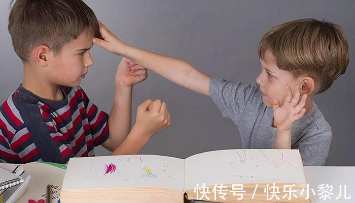 自信心|优秀的孩子不一定自信,若有这五个特征,说明孩子很自卑