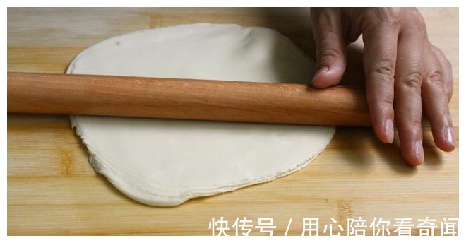 韭菜鸡蛋|韭菜鸡蛋还在包饺子吗,教你这种做法,3分钟出锅,家人嚷着吃