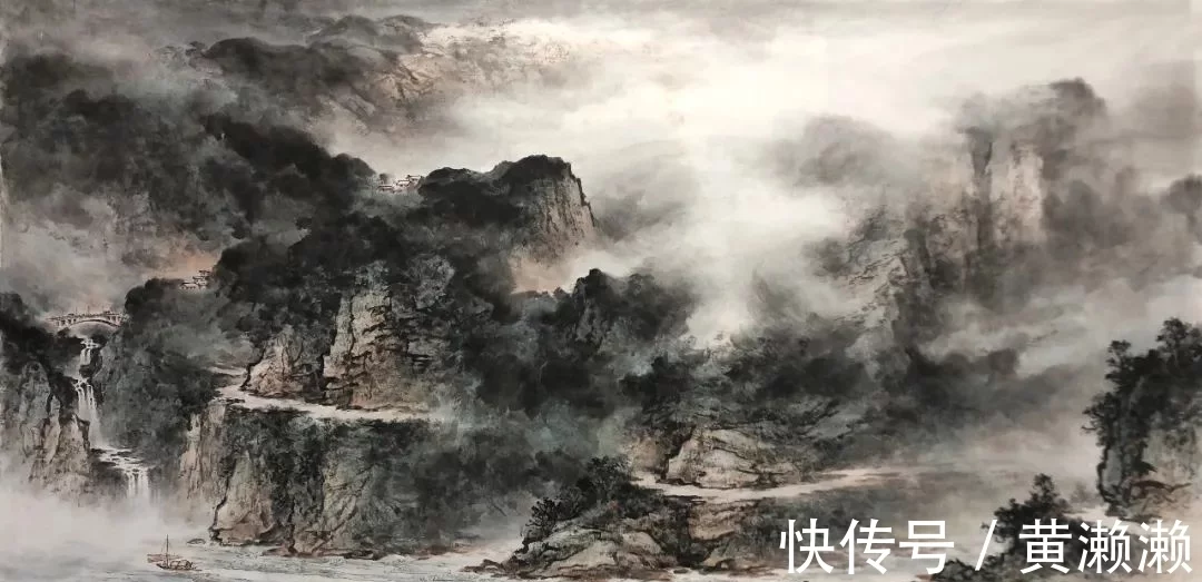 <p>石涛对社会生活是一种积极干预的心态,但生不逢时。他入世不得,几次进京都无功而返,这使得原本就厌弃青灯古佛的他佯狂而去。他感叹世间冷暖,将内心的愤懑抑郁抒发到绘画中去,表现出一种大气磅礴的傲然之气,具有强烈的批判精神。而明亡前,八大一直从小接受的都是正统的儒家教育,从小饱读诗书,励志为明王朝的辉煌贡献力量。在经历异族入侵、家国尽丧后八大才毅然选择“独善其身”。明亡后,八大带着无限的故国之思退隐山中、不闻世事。</p><p>他深受儒家“忠君爱国”思想的影响,虽选择隐逸出家但内心却是痛苦悲愤的,这体现在花鸟画中就是“墨点无多泪点多”的旧山河,遭受风雨洗礼后依然挺立的“塘中荷”。儒家思想常讲究“富贵不能淫”,“威武不能屈”的处世之道,八大受其影响,虽受清廷多数官员的礼遇,也仍未曾改变自己最初的坚韧品质。他的花鸟画创作同他的品质一样坚贞有力。八大将自己主观爱国情感融于绘画创作,使得画面更加具有了不屈不挠的爱国情操。</p>