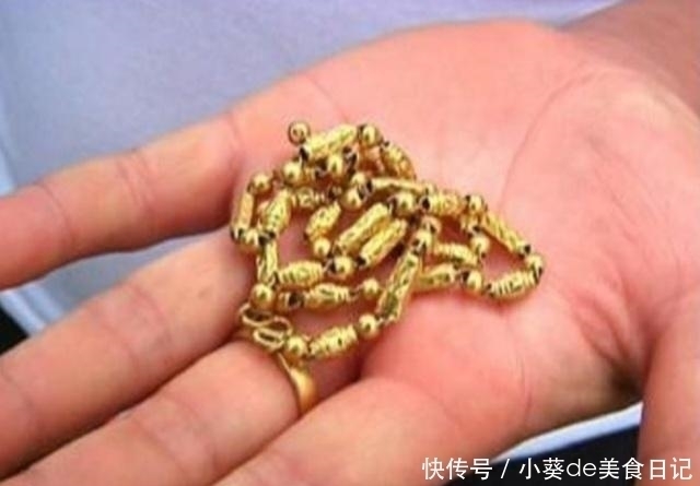 戴黄金项链时,谨记“3要”,好多人都不知道,一直在犯错误!
