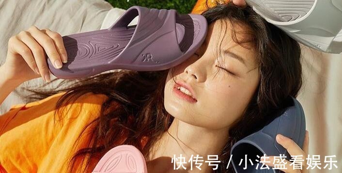 菱形纹 女人就别总穿凉鞋了,看我媳妇脚上穿的拖鞋,轻便又舒适