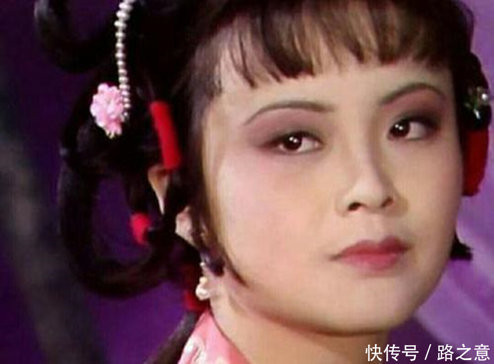 出污泥而不染|尤三姐是怎样对待贾府险恶的环境,才能出污泥而不染?