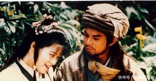  乔峰|天山掌硬碰降龙掌！童姥武功超凡，面对战神乔峰又如何？