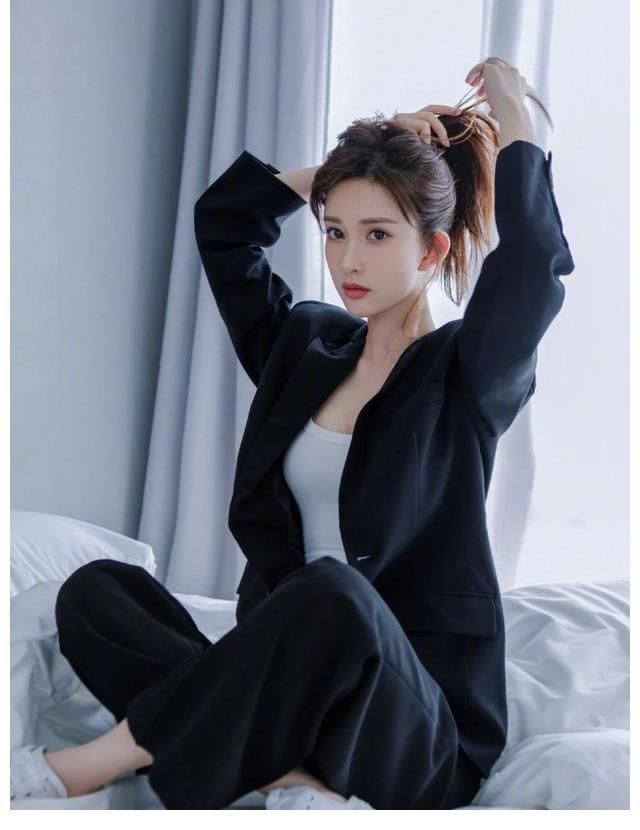 李晨想抢蔡徐坤的“风头”，结果出错被观众嘲笑，郑恺直言闭嘴吧