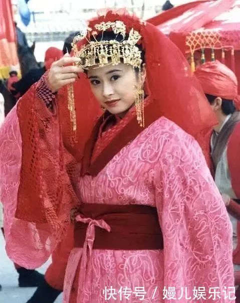 那么多版黄蓉,她是最让金庸老先生满意,又美又灵的一位!