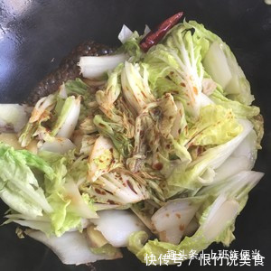 不爱吃白菜教你最好吃做法,比鱼香肉丝还香,这味道饭店都没有