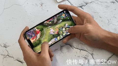 卡牌游戏|折叠屏才是真正的游戏手机？OPPO Find N内外屏同时挑战八大游戏