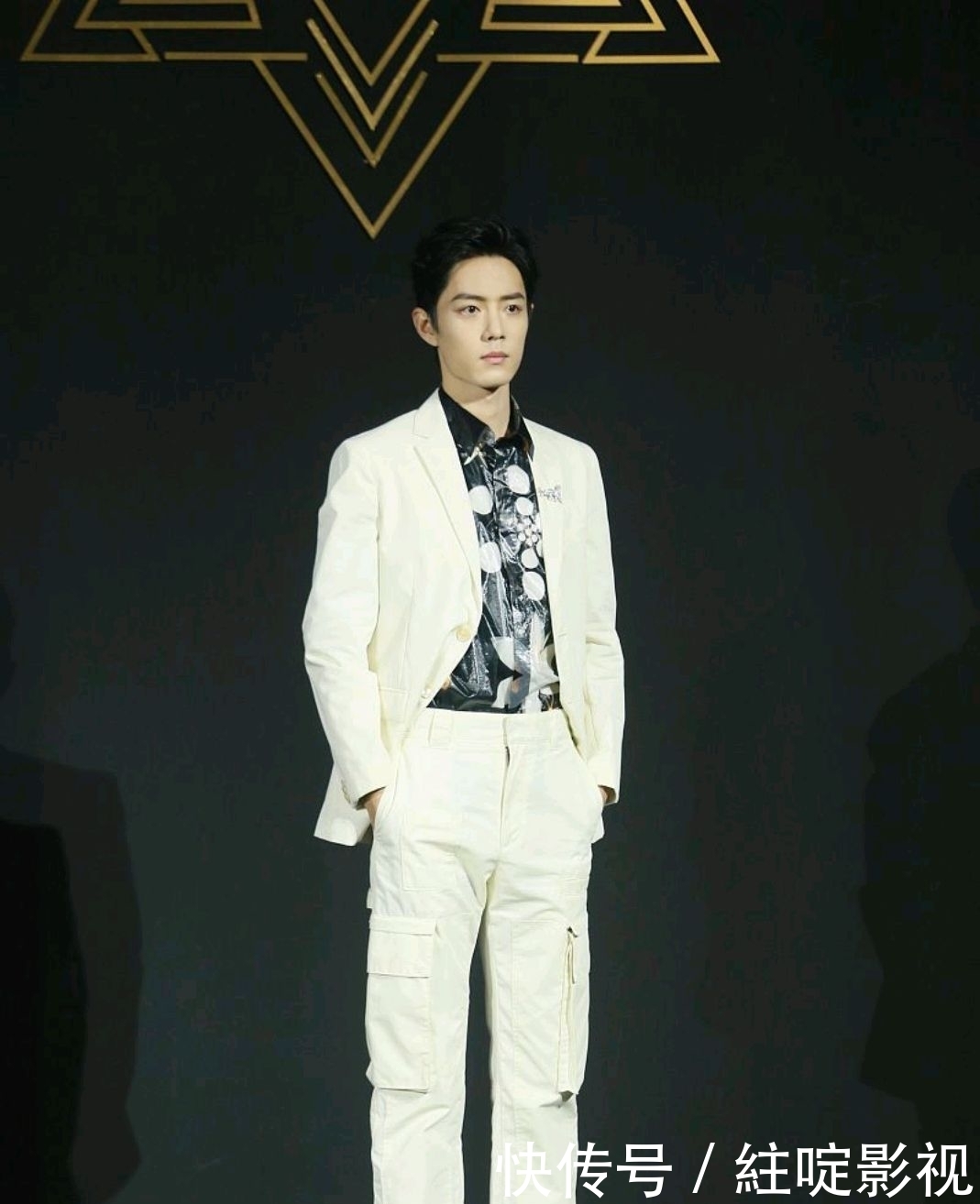 肖战被质疑过气?《冬梦之约》收视率崩盘,但直播观看人数破百万