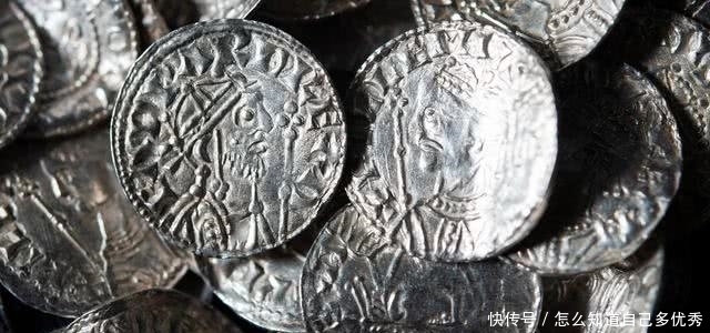 古币|热心回报:英国男子教人用金属探测器,挖出价值600万英镑古币