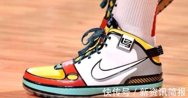 KT5 二次元配色还是鸳鸯款,这双KT5配色可以!心意足够,但有点过时!