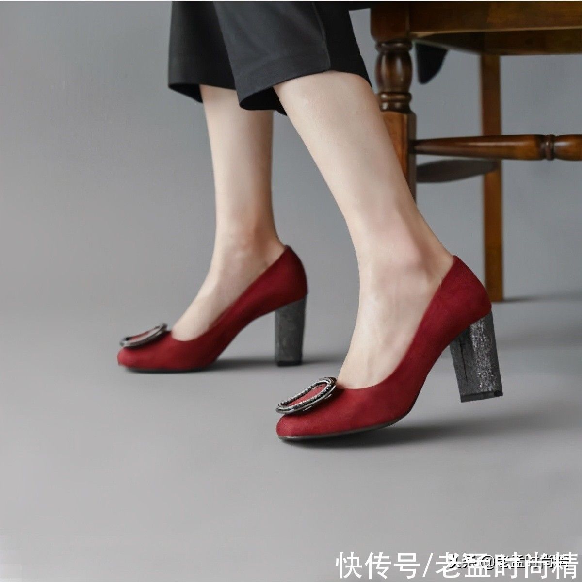 一字扣 谁说穿高跟鞋就一定累脚?这些高跟鞋,好穿又好看