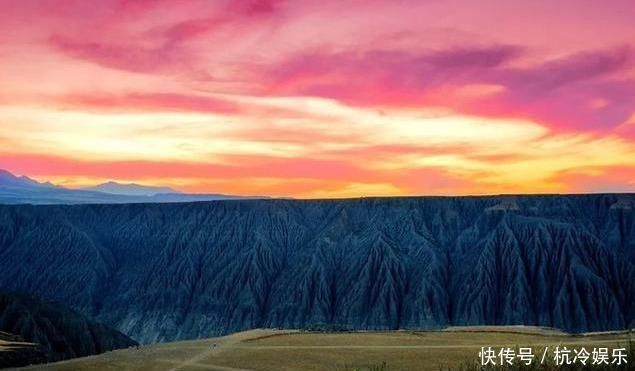 走网红公路一天度四季，凶险与美丽并存，为我国最壮美的自驾公路