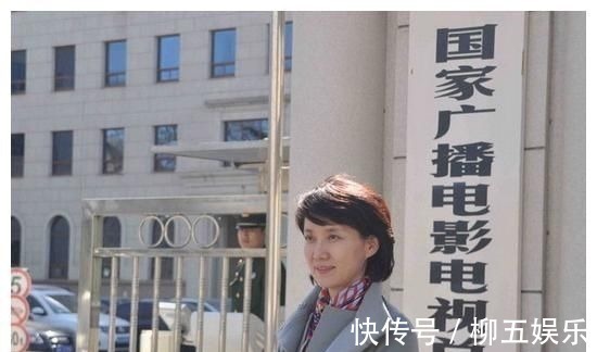 素颜 李修平快六十了,素颜秃眉皮松都很真实,但整个人散发优雅气质