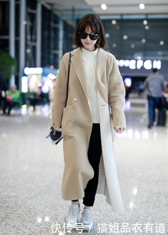 臃肿|大衣羽绒服里穿上这几件内搭,简单又顺眼,脱下外套更迷人