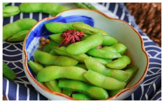 夏天最适合下酒的煮毛豆,3种香料缺一不可,少一样毛豆都不翠绿