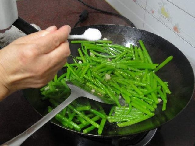 结石|小小一个南瓜藤方子，就能让得结石的人有所好转，后悔现在才知道