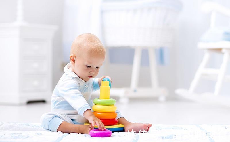 物品|给宝宝用湿巾擦嘴,看似干净实则在坑娃,有些湿巾“害人无痕”